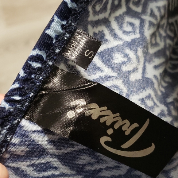 NWOT - Maxi Dress W Geometric/Aztec Design Small - Picture 4 of 4